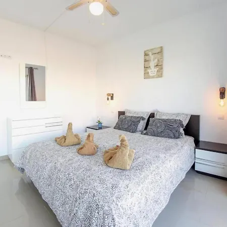 Amazing 2 Bedroom Flat With Beachfront And Pool, Paraiso Del Sur A306 Apartment