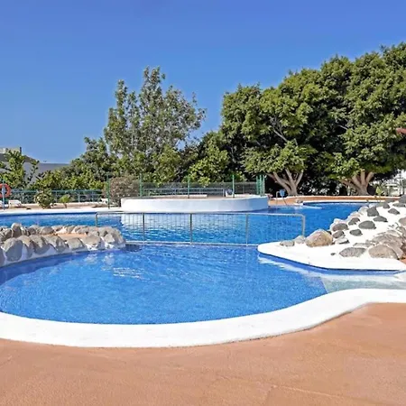Daire Amazing 2 Bedroom Flat With Beachfront And Pool, Paraiso Del Sur A306 *