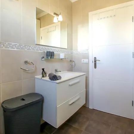 Amazing 2 Bedroom Flat With Beachfront And Pool, Paraiso Del Sur A306 Daire *