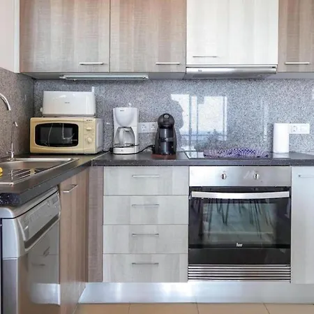 Daire Amazing 2 Bedroom Flat With Beachfront And Pool, Paraiso Del Sur A306 Playa Paraiso (Tenerife)