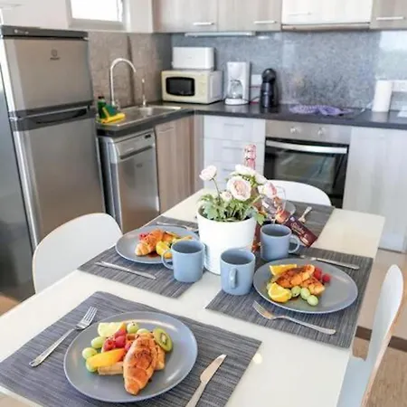 Daire Amazing 2 Bedroom Flat With Beachfront And Pool, Paraiso Del Sur A306 Playa Paraiso (Tenerife)