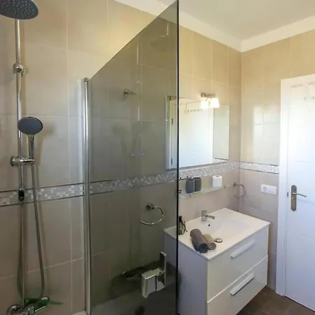 Amazing 2 Bedroom Flat With Beachfront And Pool, Paraiso Del Sur A306 Apartment